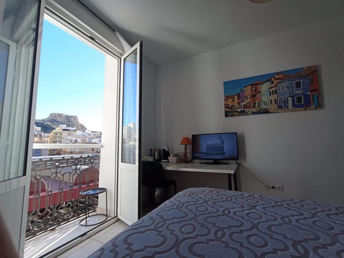 Room With Private Bathroom And Balcony Nearby The Mercado Central, Center And Beach لقنت المظهر الخارجي الصورة