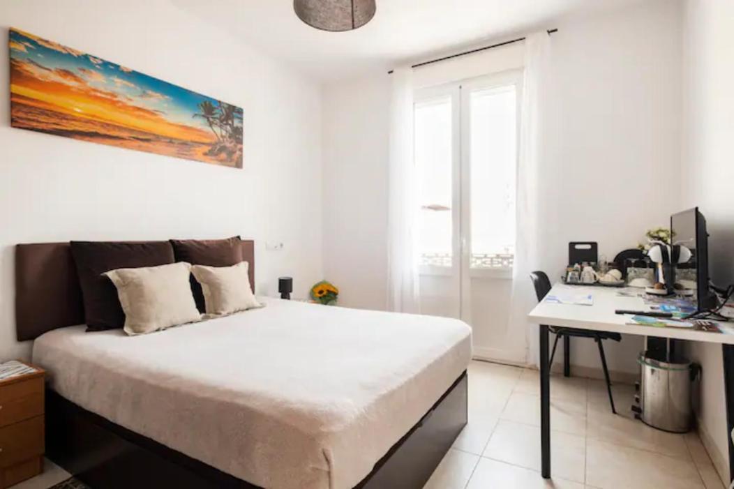 Room With Private Bathroom And Balcony Nearby The Mercado Central, Center And Beach لقنت المظهر الخارجي الصورة