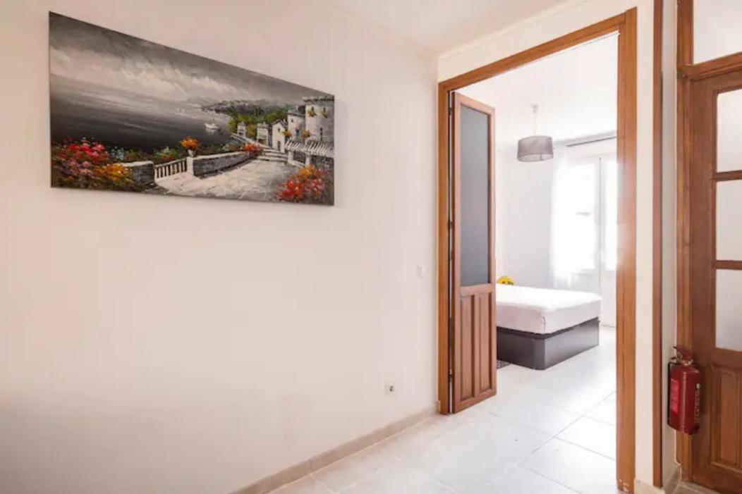 Room With Private Bathroom And Balcony Nearby The Mercado Central, Center And Beach لقنت المظهر الخارجي الصورة