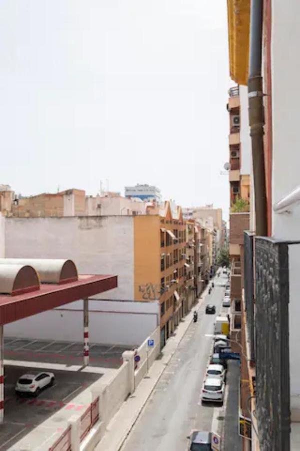Room With Private Bathroom And Balcony Nearby The Mercado Central, Center And Beach لقنت المظهر الخارجي الصورة