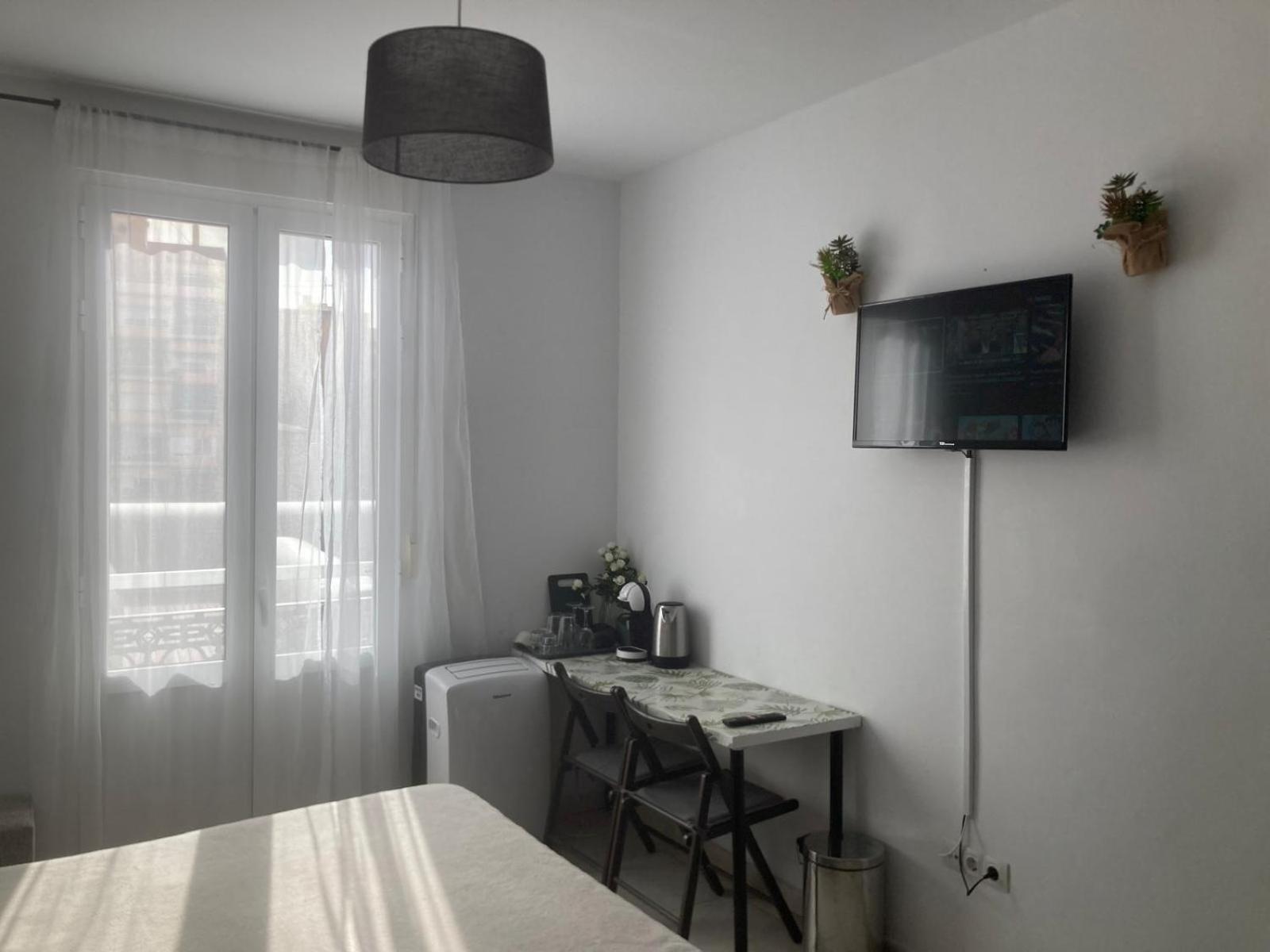 Room With Private Bathroom And Balcony Nearby The Mercado Central, Center And Beach لقنت المظهر الخارجي الصورة