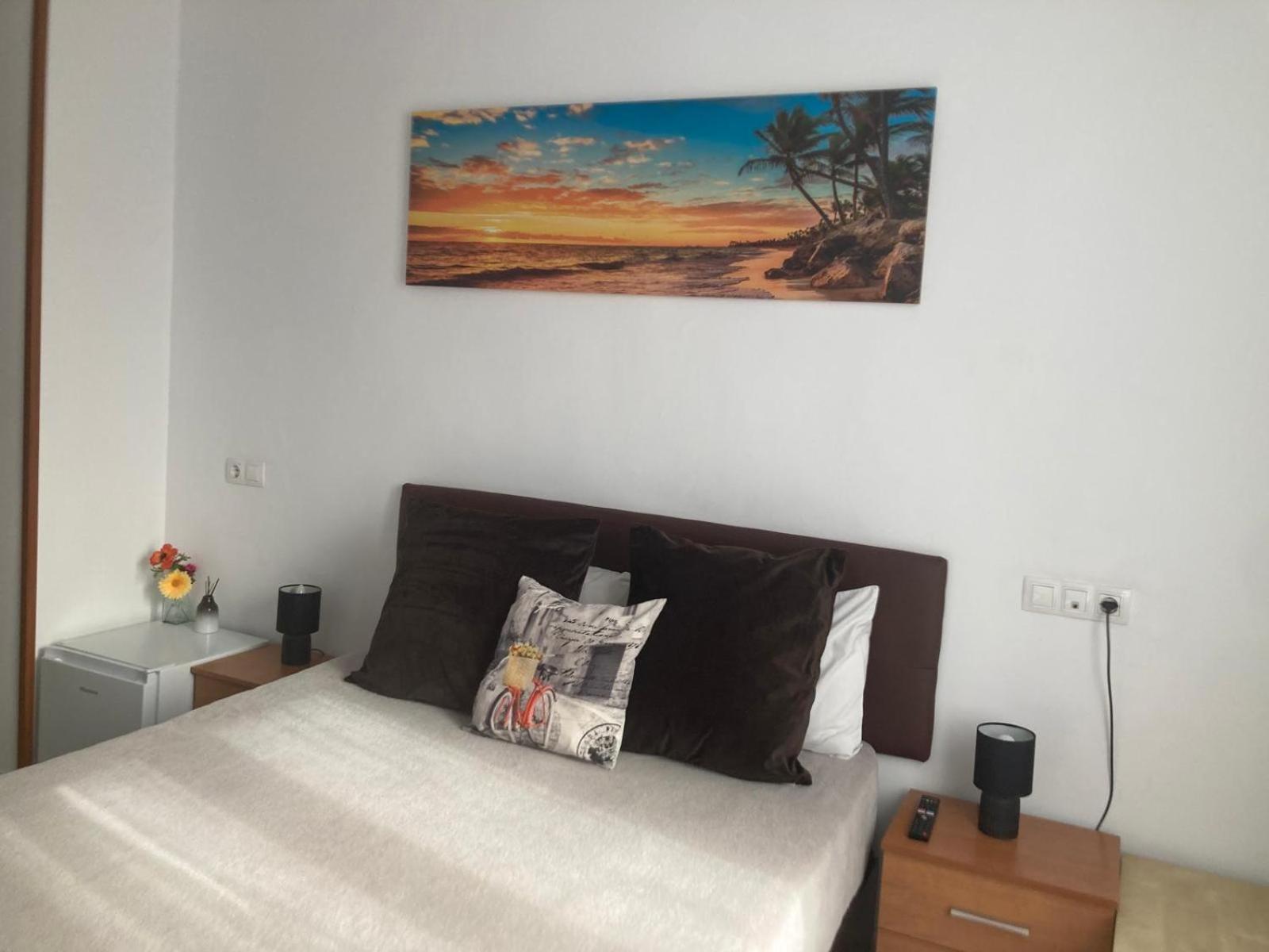 Room With Private Bathroom And Balcony Nearby The Mercado Central, Center And Beach لقنت المظهر الخارجي الصورة